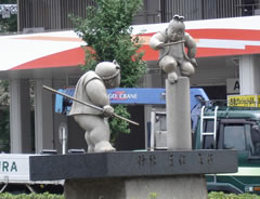 牛若丸弁慶像