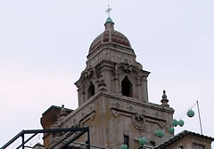 東華彩館
