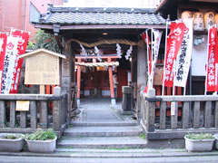 土佐稲荷：山門