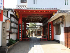 市比賣神社：山門