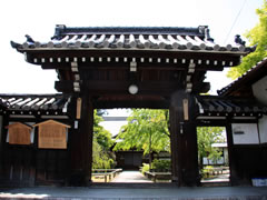 上品蓮台寺：山門