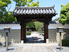 千本釈迦堂：山門