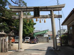 櫟谷七野神社：鳥居