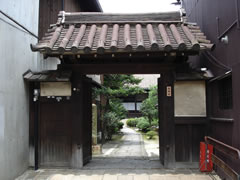金剛寺：山門