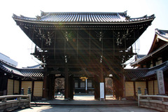 興正寺：楼門