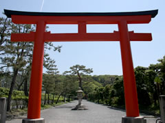 吉田神社：入口鳥居