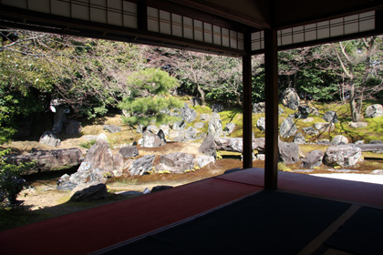 圓徳院：北庭