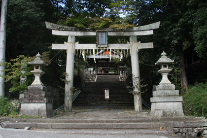 石座神社：鳥居