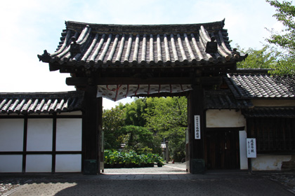 勧修寺：山門