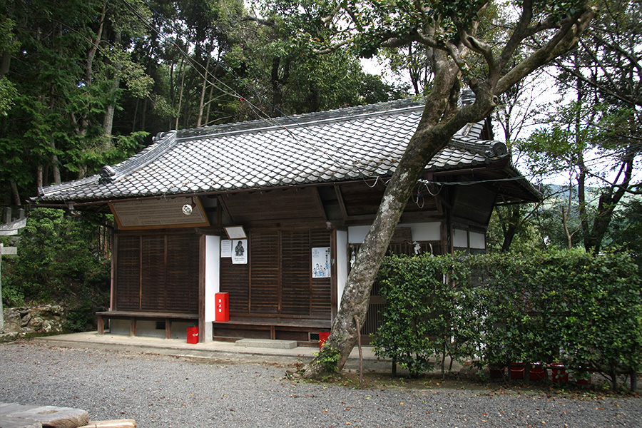 石座神社