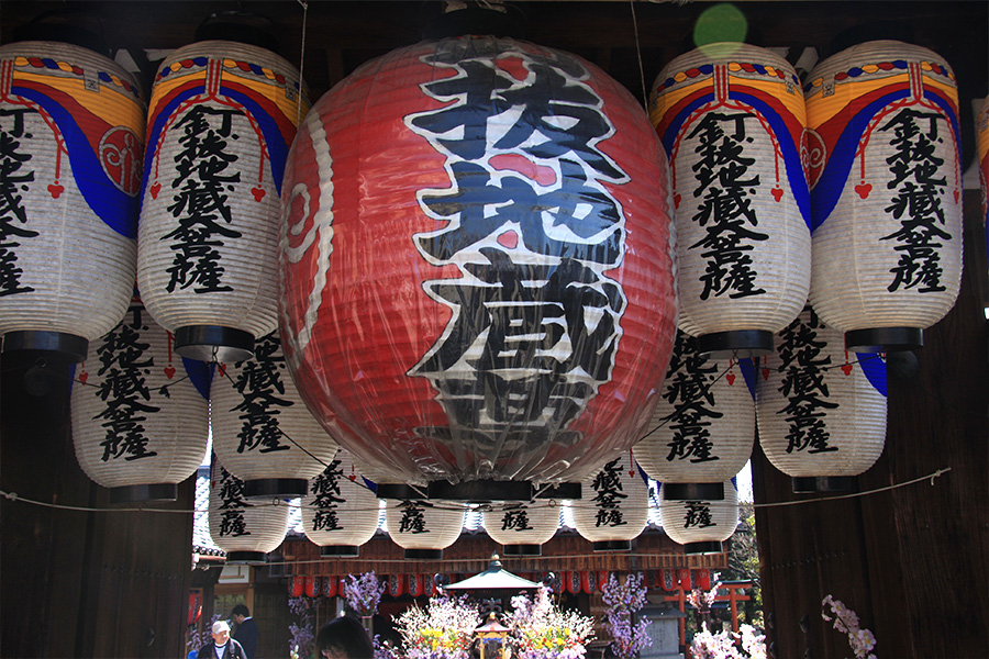 釘抜地蔵（石像寺）