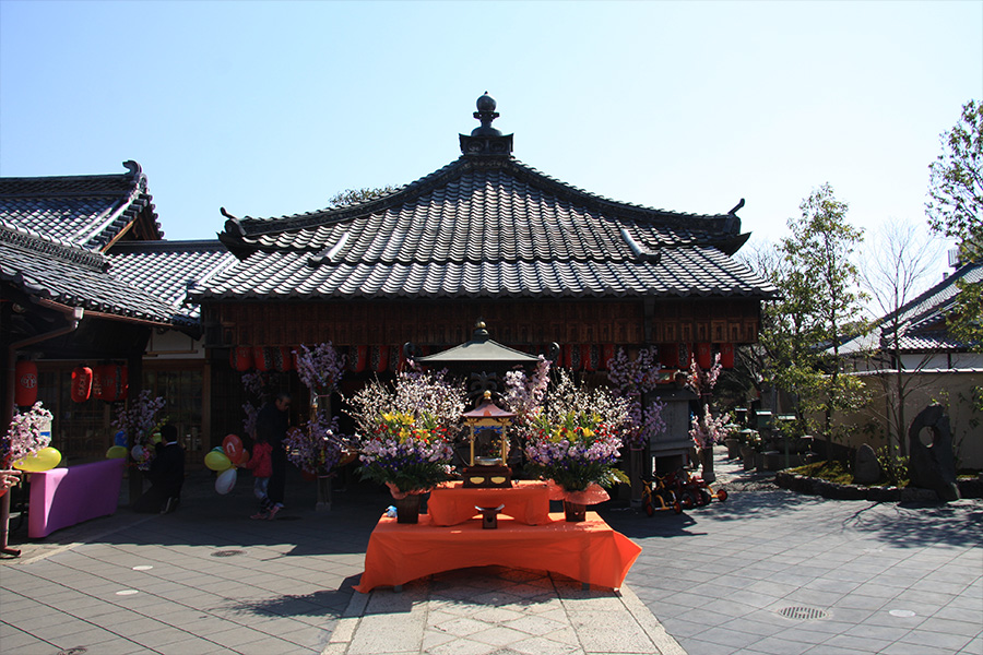 釘抜地蔵（石像寺）