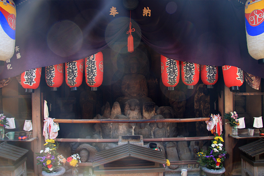 釘抜地蔵（石像寺）