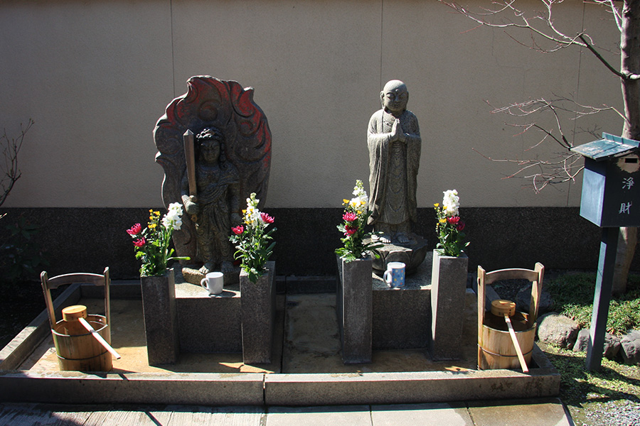 釘抜地蔵（石像寺）