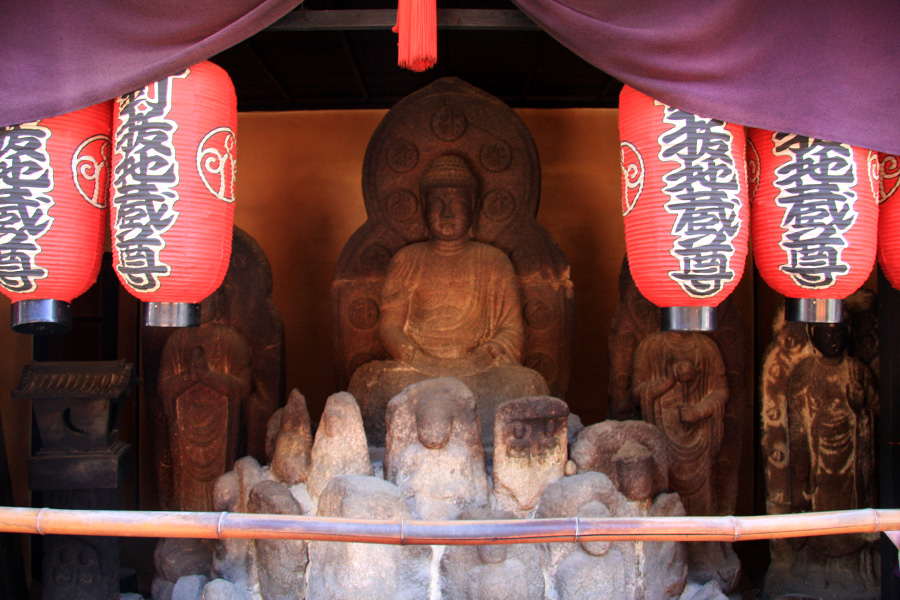 釘抜地蔵（石像寺）