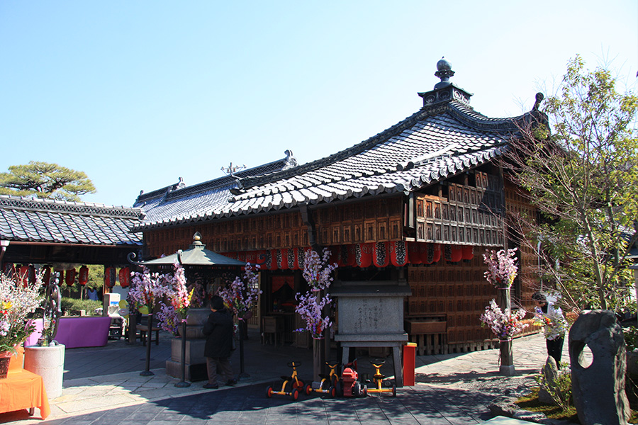 釘抜地蔵（石像寺）