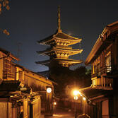 夜の法観寺