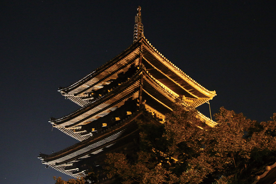 夜の法観寺