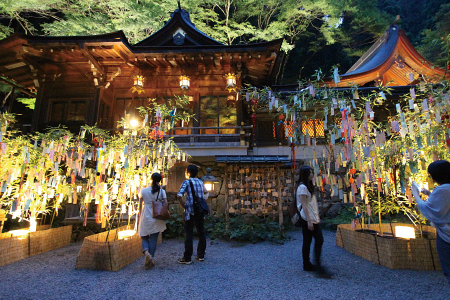 貴船神社　七夕飾りライトアップ